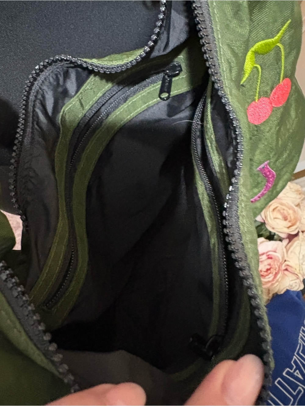Baggu Jessica William Medium Crescent - Picture 6 of 7